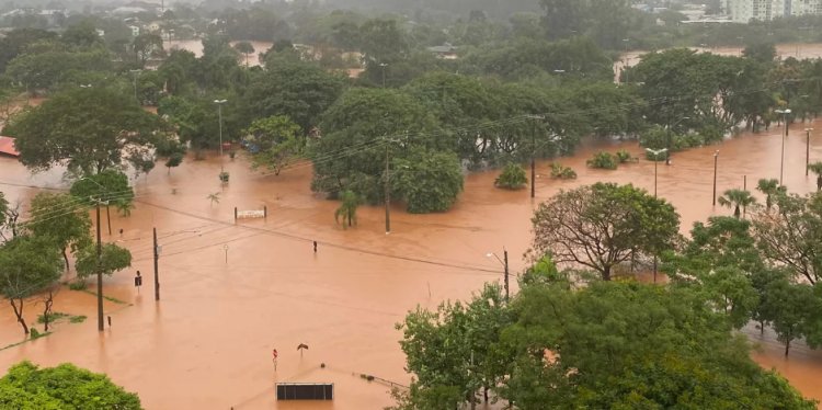 Chuvas deixam 10 mortos, 21 desaparecidos e mais de mil desabrigados no RS
