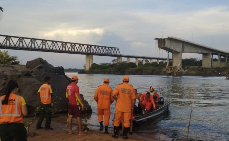 Ponte entre Maranhão e Tocantins desaba sobre rio