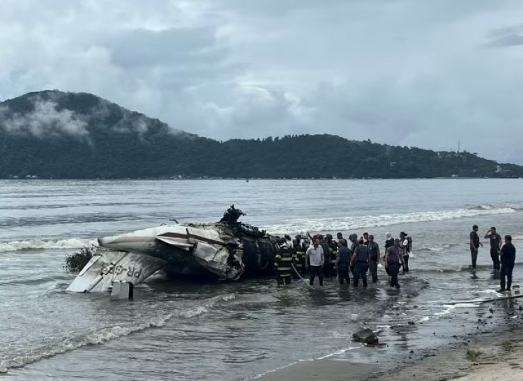 Avião com cinco pessoas explode em Ubatuba (SP)